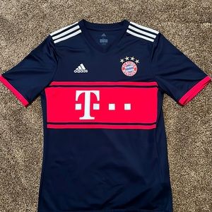 Bayern 2017/18 Away Kit
